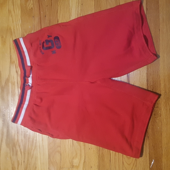 Red gap kids shorts - Picture 1 of 3